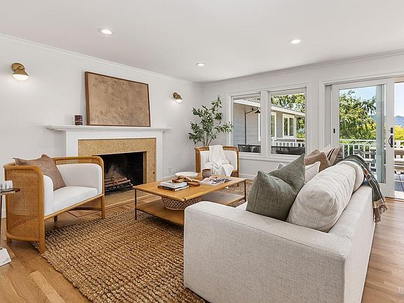 4th image of 133 Eliseo Drive