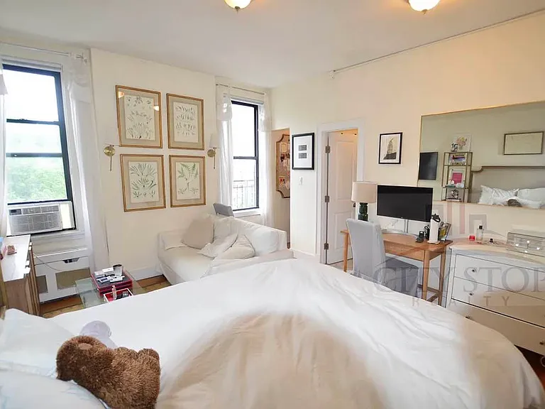 101 W 77th St #3C — Photo 4