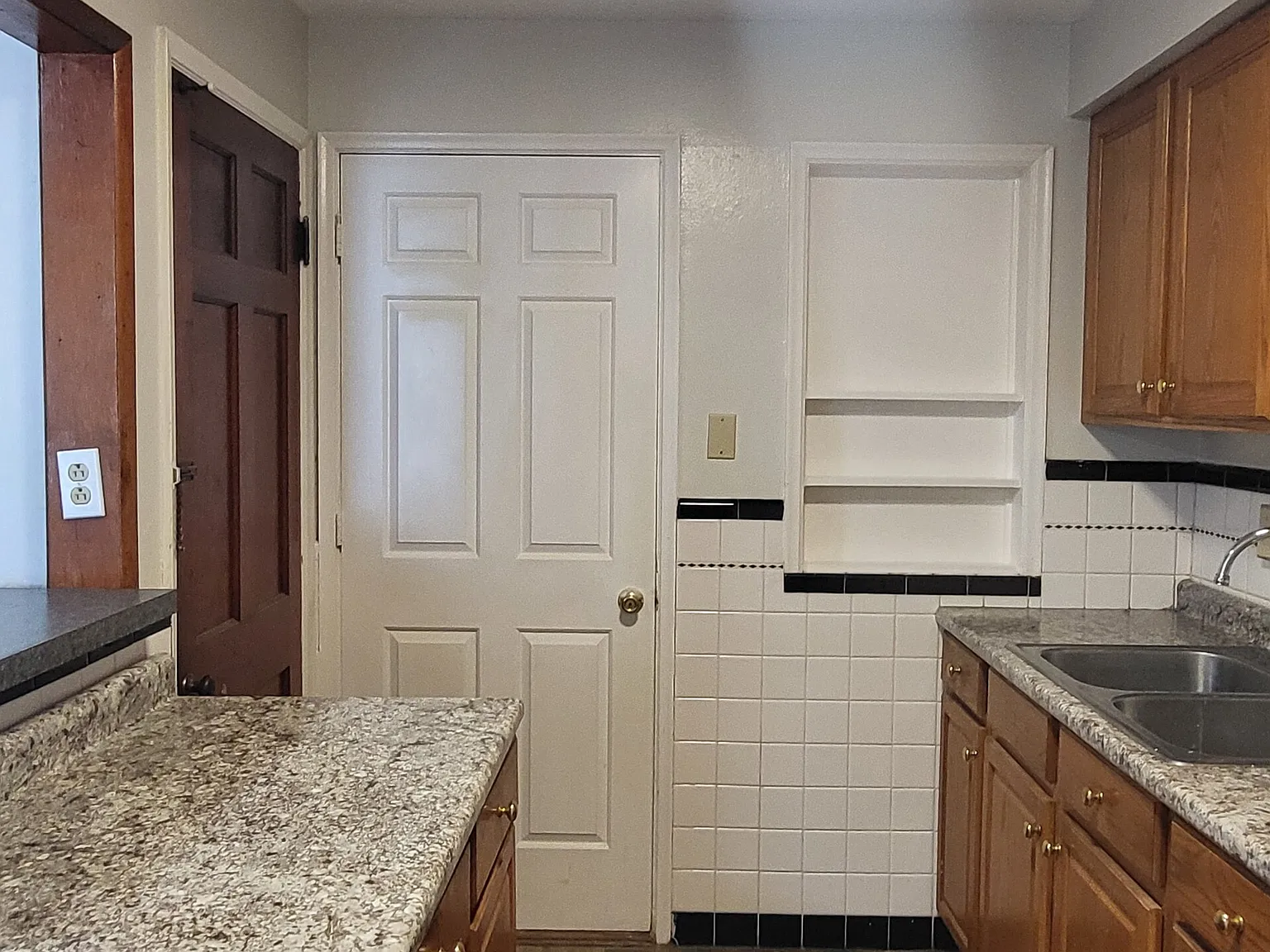 1136 Grenshaw Drive - 1 — Photo 3