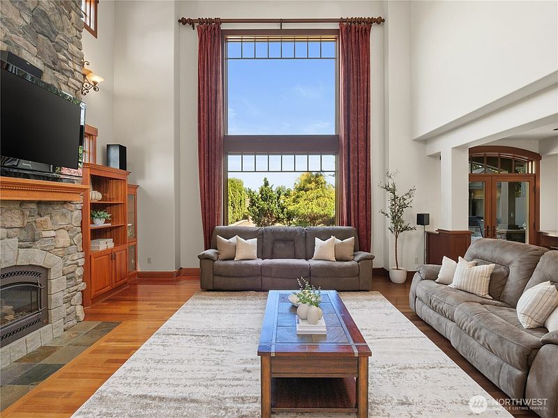 3rd image of 431 S Davies Road
