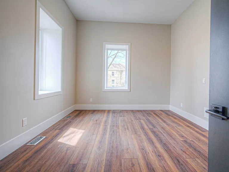 1 Bond St #1 — Photo 17