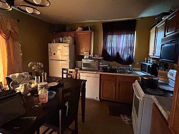 5th image of 4264 Village Trace Dr