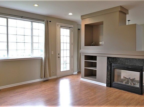 4th image of 2553 Camberley Cir #2-813