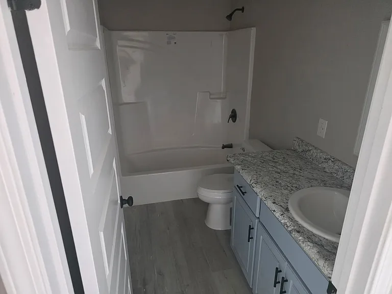 111 Holly Hill Dr — Photo 9