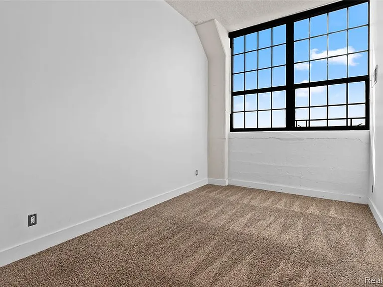 6533 E Jefferson Ave #604 — Photo 22