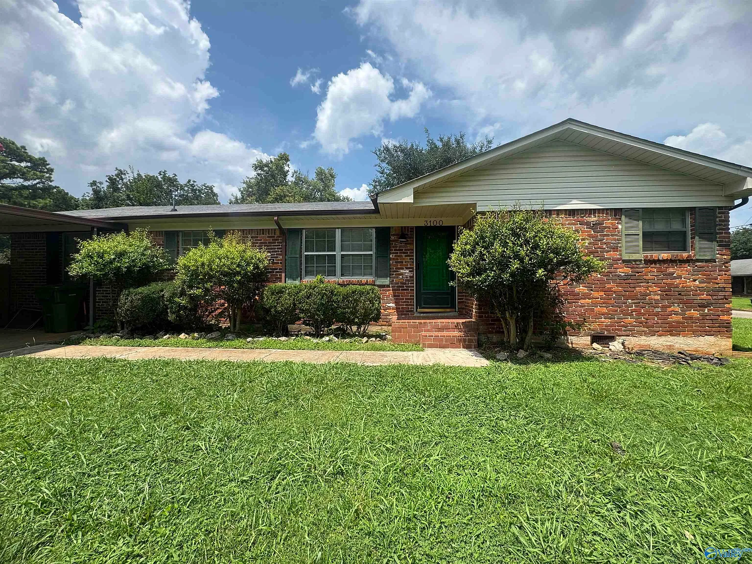 4 bed, 1.5 bath, 1300 sqft, $1,395 — Photo 1