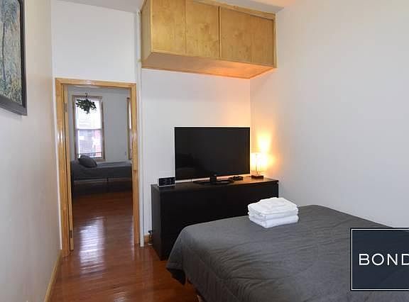 4th image of 718 Leonard St APT 3L