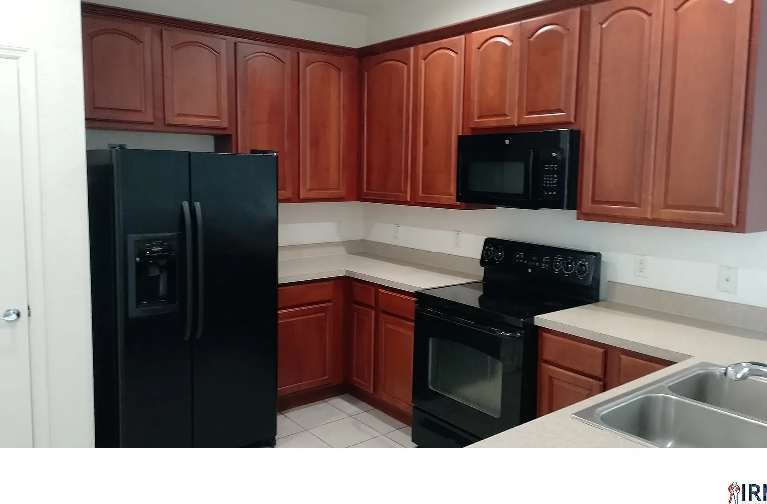 3 bed, 3.5 bath, 2625 sqft, $2,295 — Photo 4