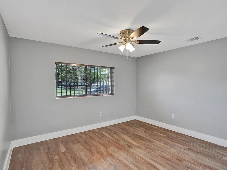 2145 NW 100th St — Photo 24