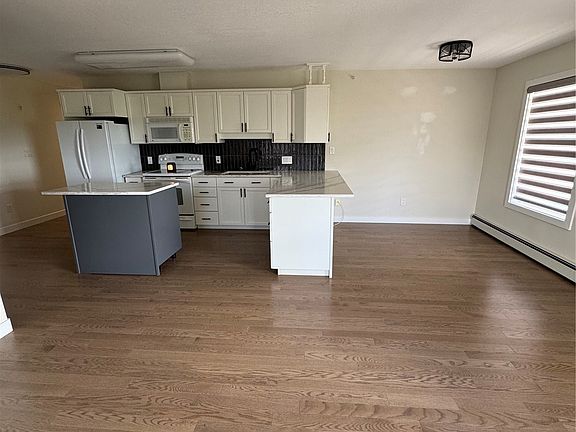4th image of 1601 1st Street #304