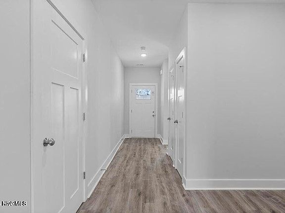 5th image of 318 E Theriault Court