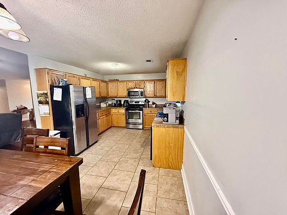 3rd image of 453 Skyline Dr