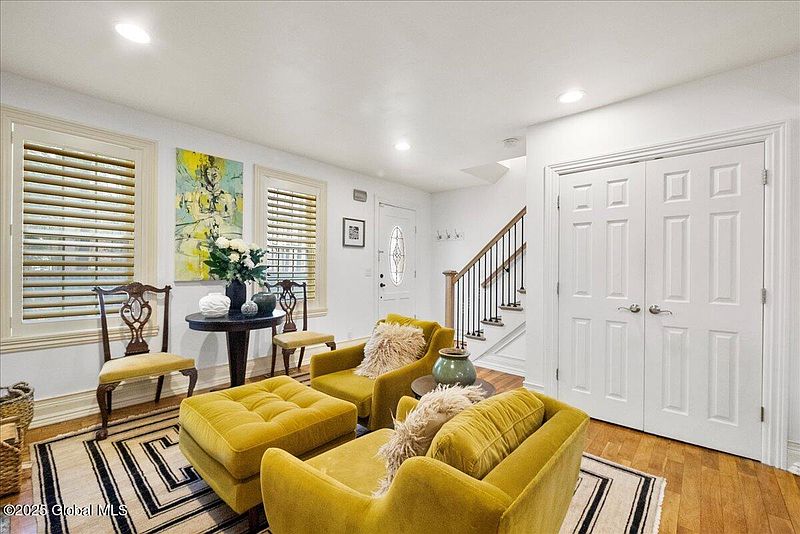 3rd image of 166 Lincoln Avenue