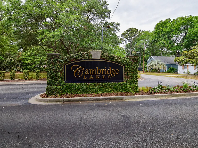 1481 Cambridge Lakes Dr — Photo 24
