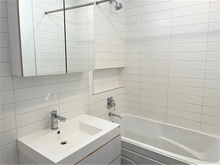 219 Georgia St E #204 — Photo 17
