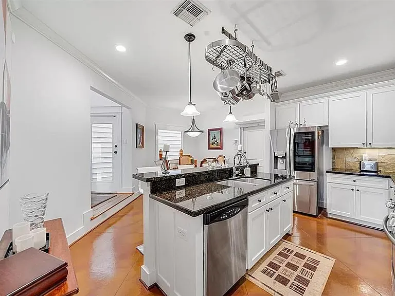 5522 Larkin St #A — Photo 11