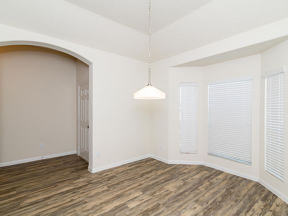 5th image of 2522 Camarilla Ln