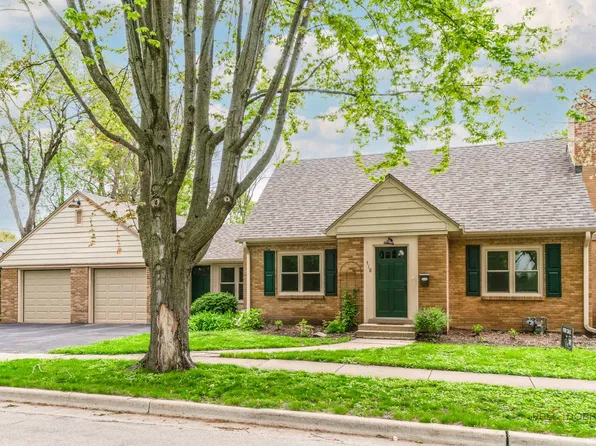 318 2nd Ave, Libertyville, IL 60048
