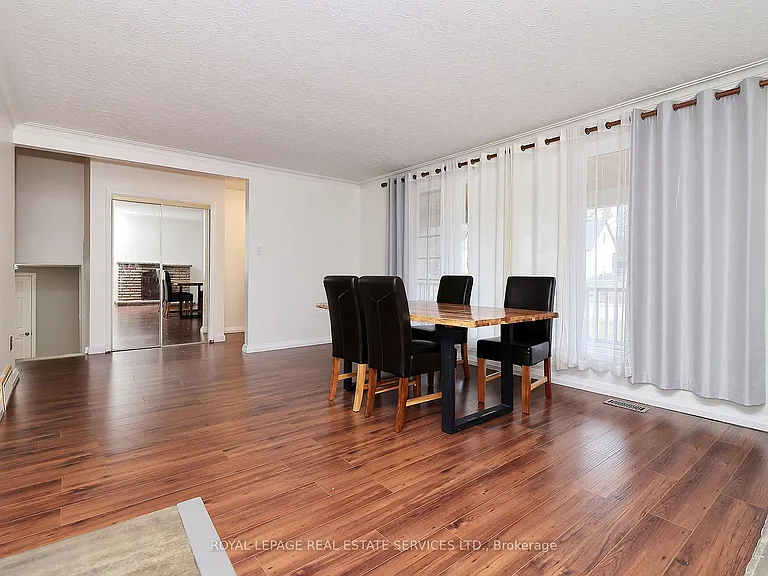 222 Alscot Cres — Photo 22