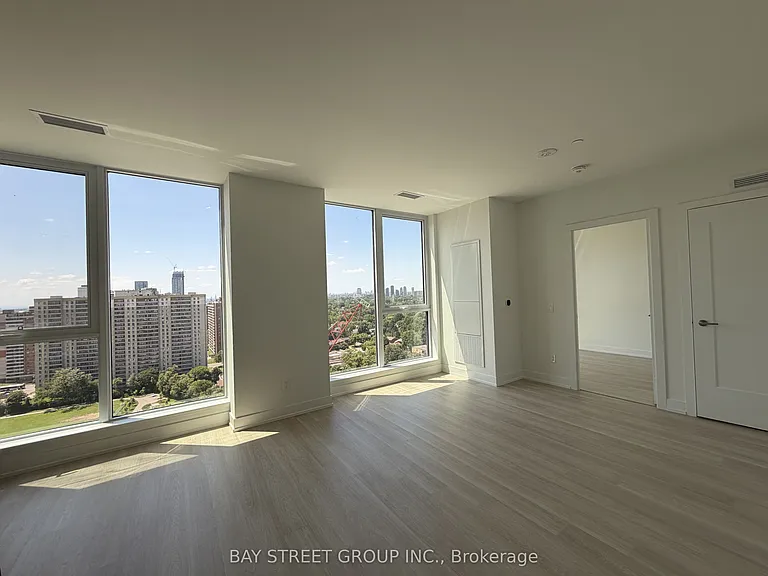 25 Cordova Ave #Penthouse 10 — Photo 1