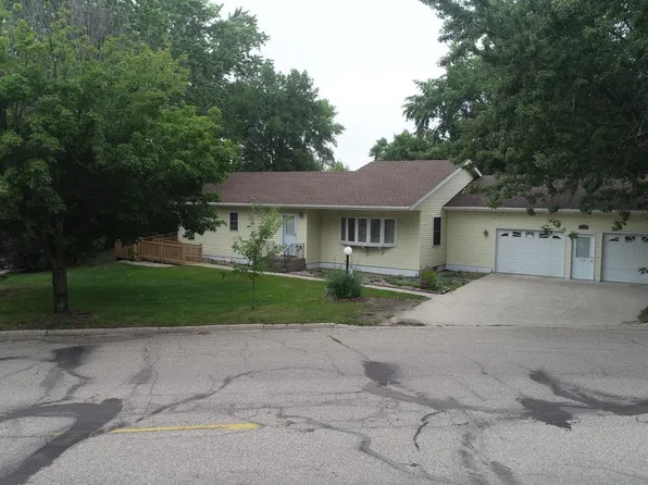 717 Westwood Dr, Alexandria, MN 56308