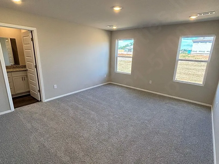 2713 Elliott St — Photo 12