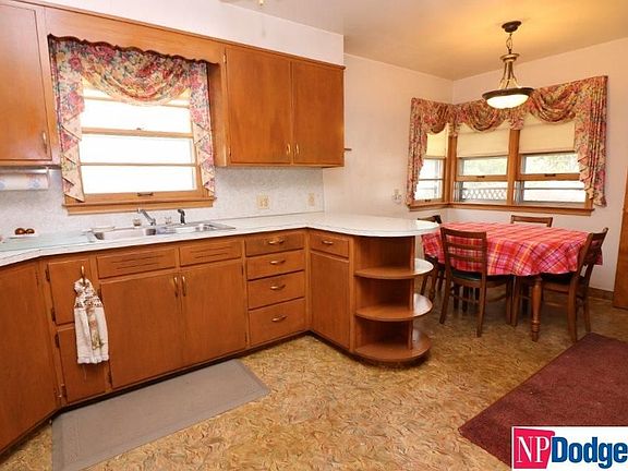 3rd image of 5027 S 37th St