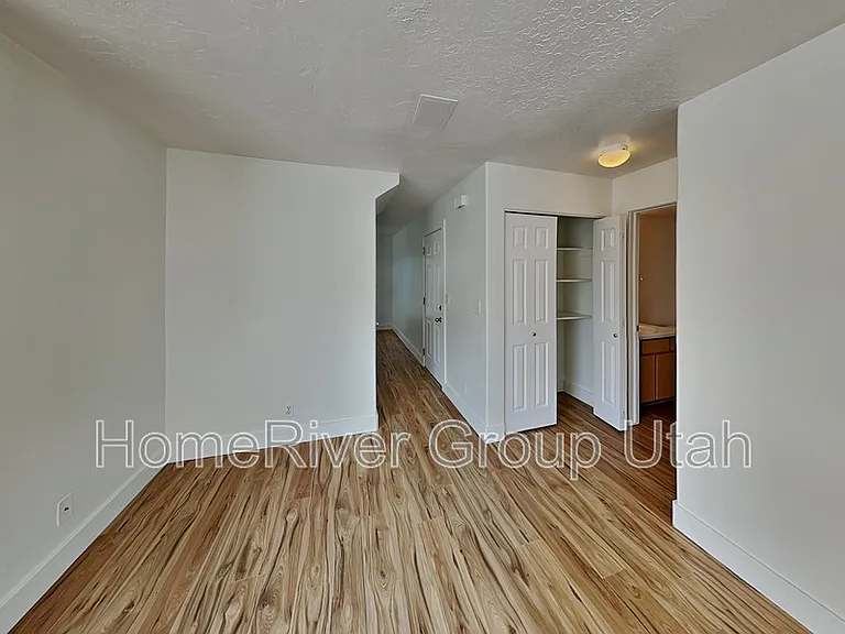 238 N Bliss Ct — Photo 7