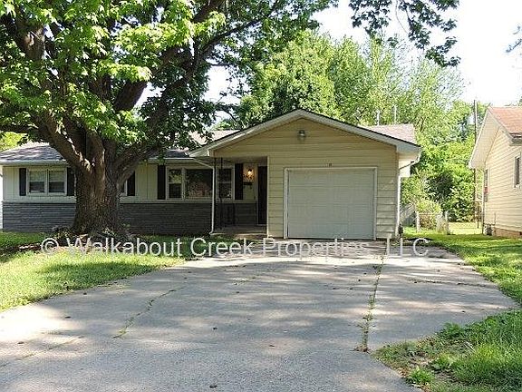 FRONT OF HOUSE VIEW 3