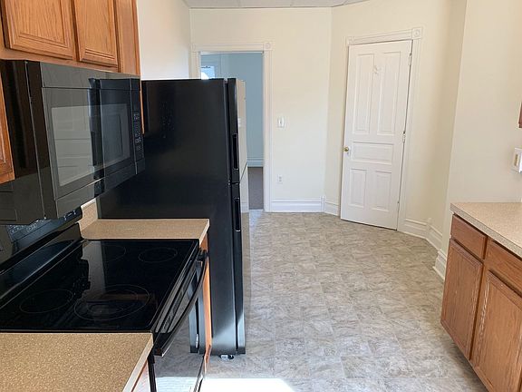 3rd image of 218 N Madison St APT 2