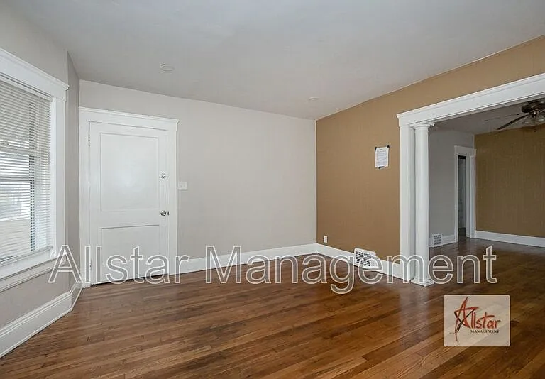 11602 Tuscora Ave #UP — Photo 13