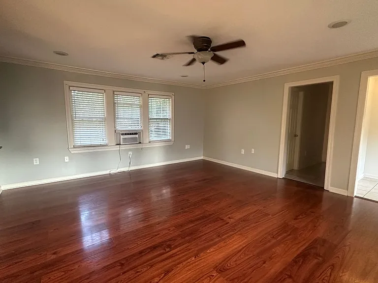 902 Oaklawn Ave — Photo 4