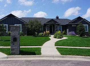 7509 S Chatworth Cir, Sioux Falls, SD 57108
