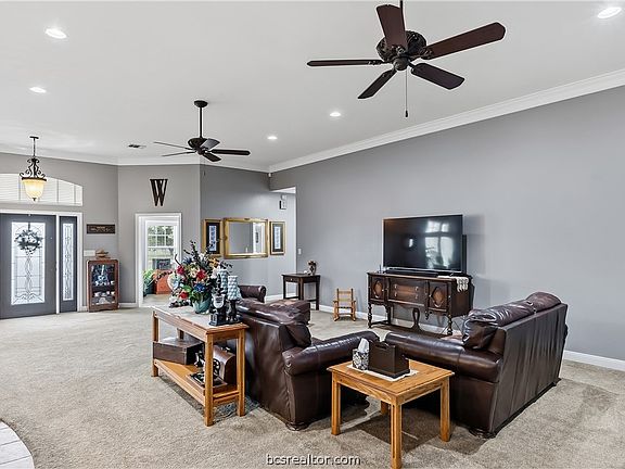 5th image of 135 Apache Dr