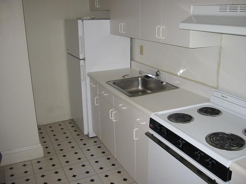 2nd image of 208 Winthrop Rd #27Z