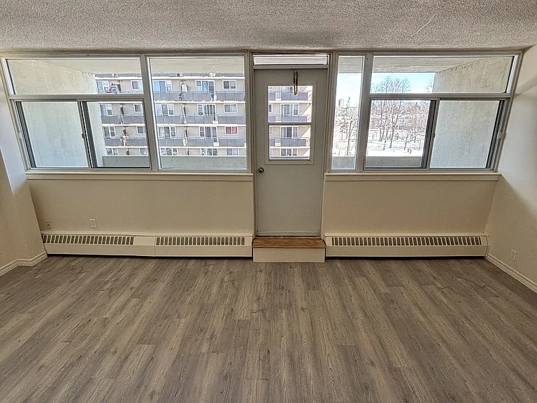 70 McEwen Ave #404 — Photo 5