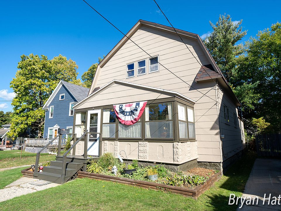 1st image of 2924 Coit Ave NE