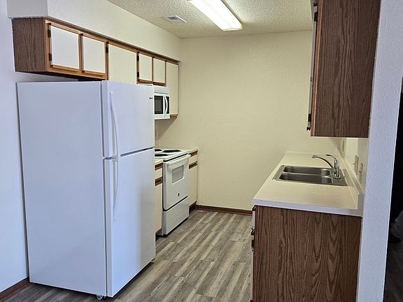 2nd image of 2900 N 1st St #7