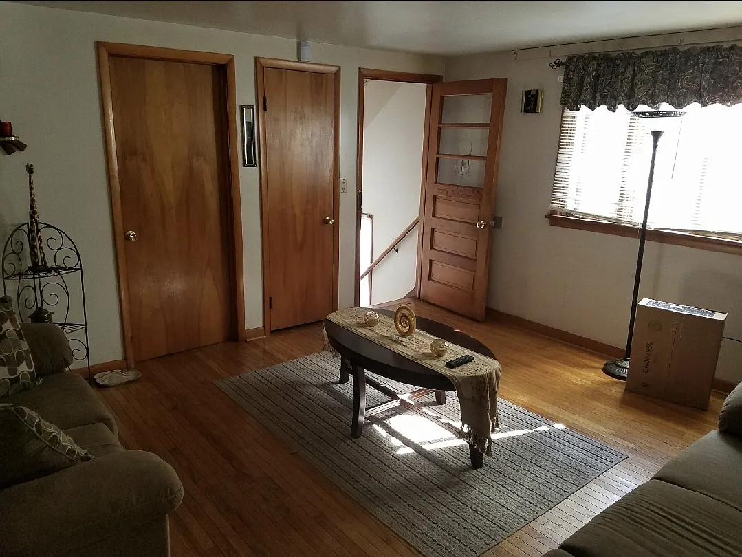 2 bed, 950 sqft, $1,100 — Photo 3
