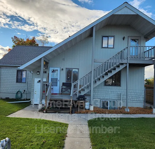 724 Strand Ave #A — Photo 2