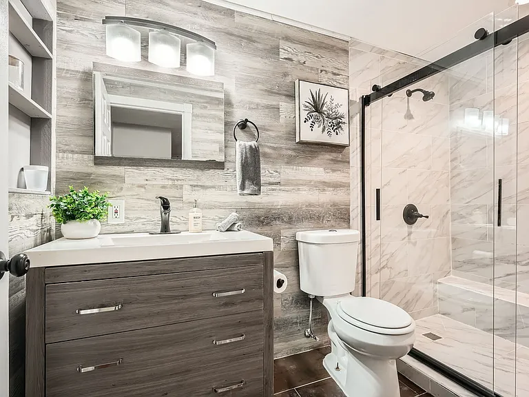 1040 Terramont Dr — Photo 25