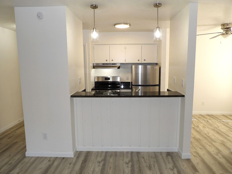 1st image of 4432 Buena Vista St APT 103