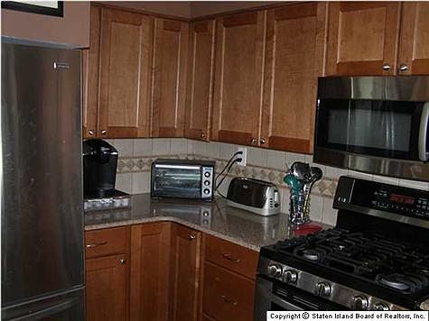 5th image of 189 Pond Way #B