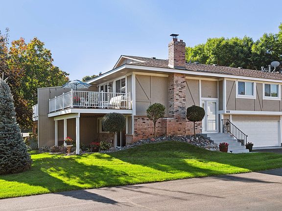 2nd image of 7561 Zinnia Way