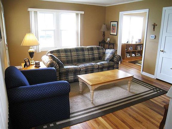 5th image of 2419 Eisenhower Ave