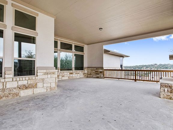 413 Cortaro Drive Interior Image 5