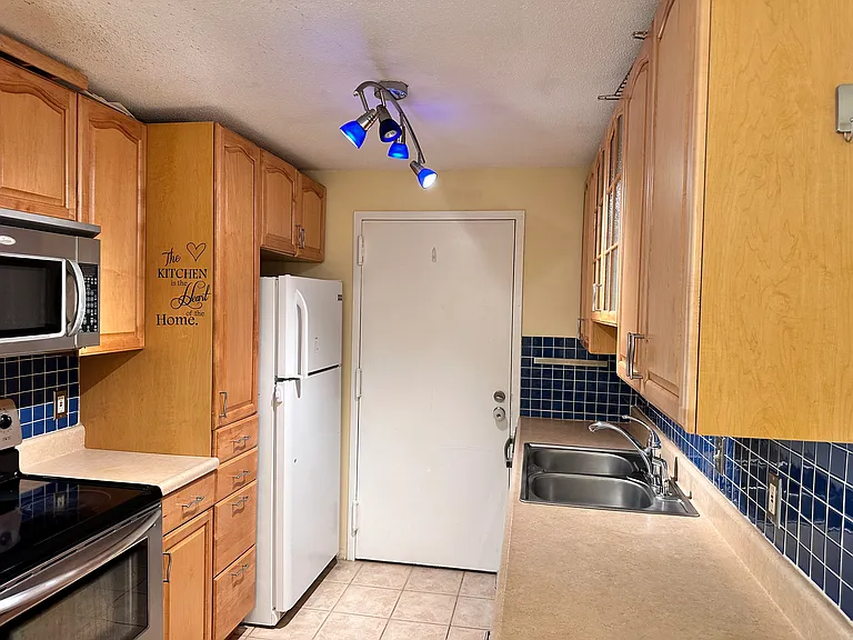 10 Village Hill Ln #7 — Photo 7