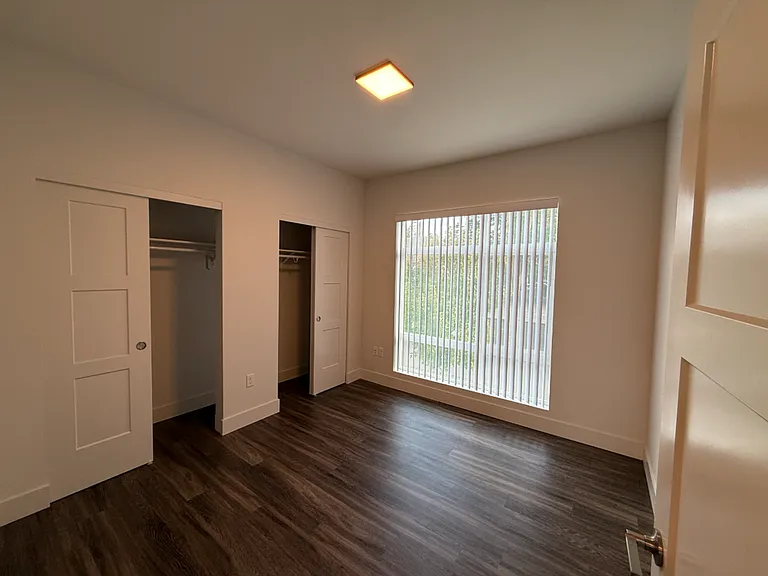Thirty First Place Apartments — Photo 20