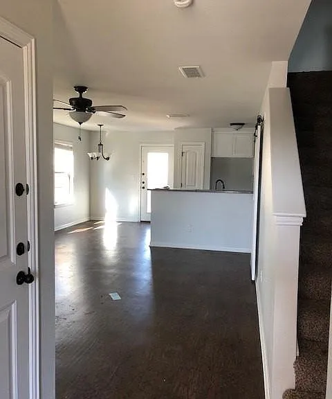221 W Forest Ave — Photo 2