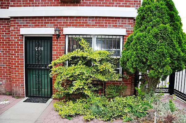 Rented by Corcoran | media 21